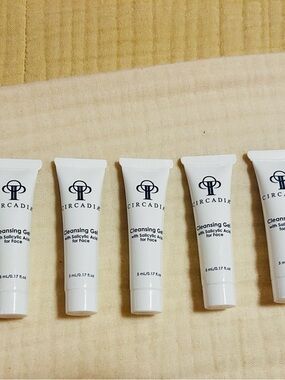 5 New w/seal Circadia Cleansing Gel with Salicylic Acid Sample Size.